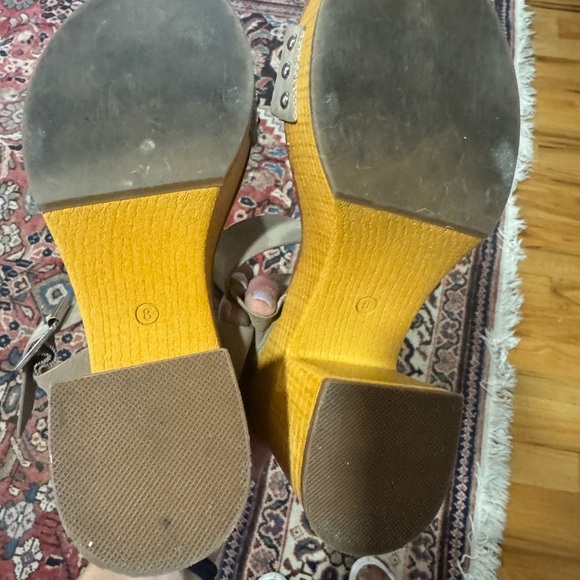 Mia Heeled Platform Sandals Taupe Straps Size 8 Retro 70s - Picture 8 of 8